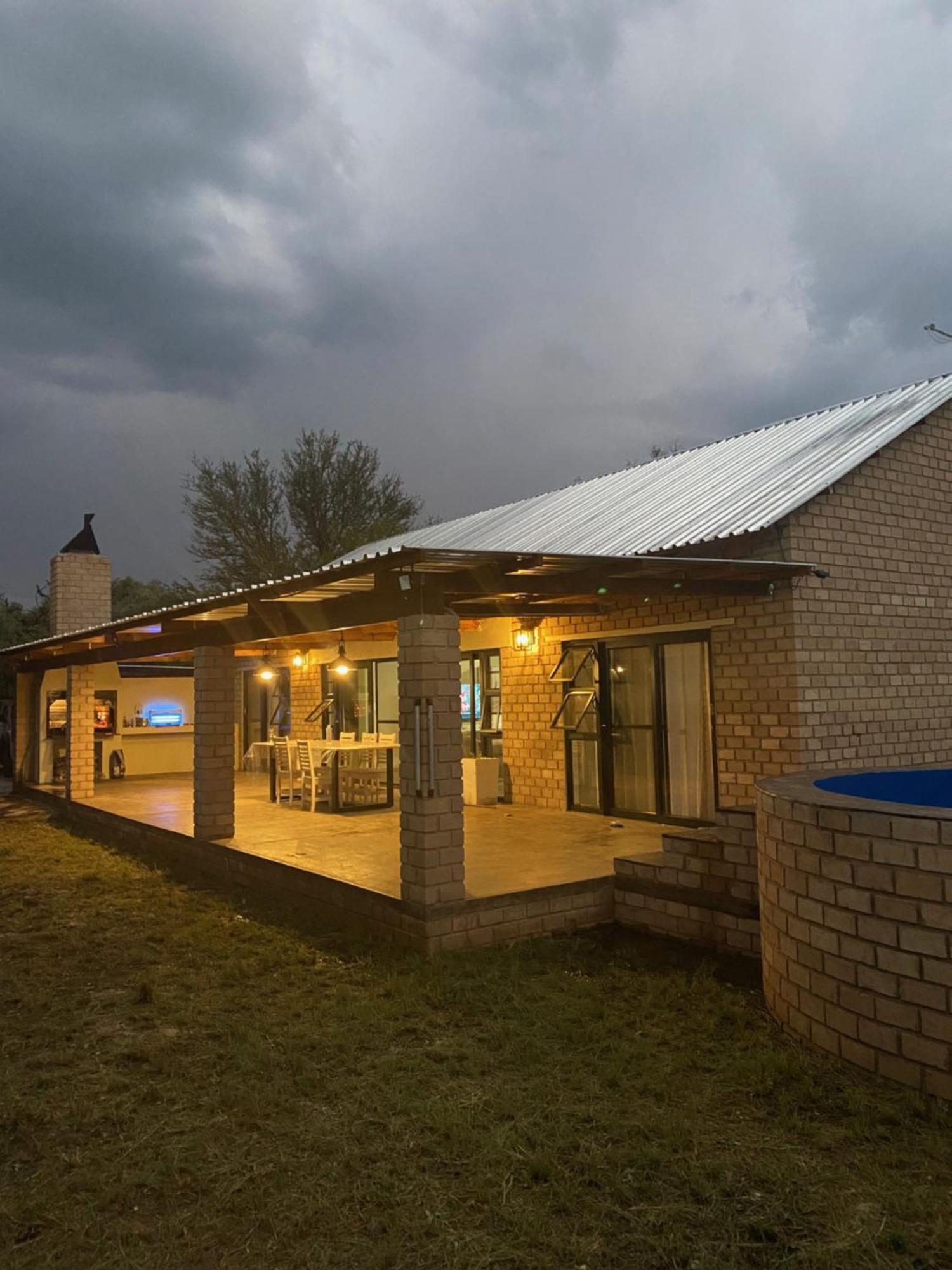 Olienhoff Guesthouse And Rest Camp Otavi Exteriér fotografie