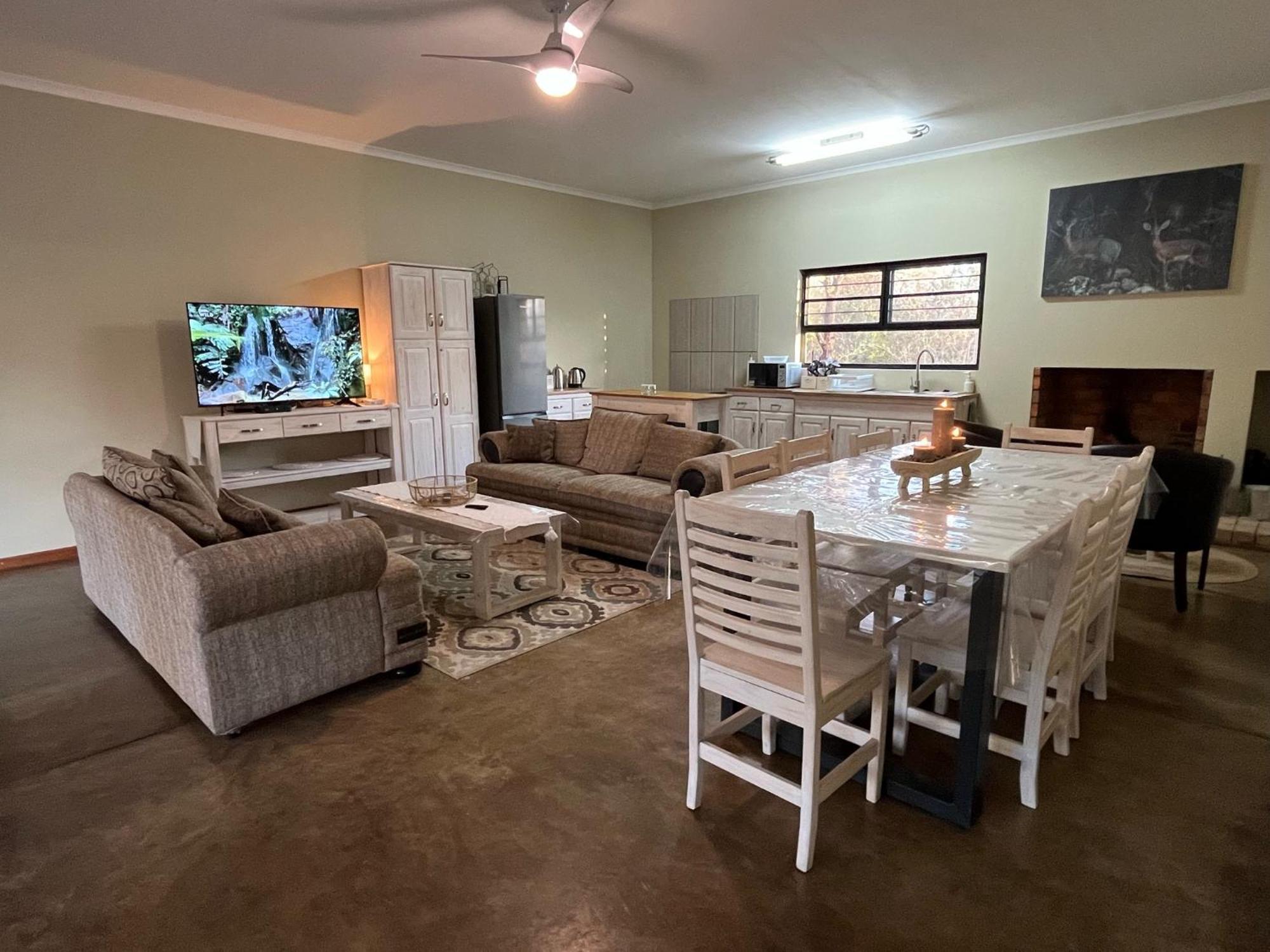 Olienhoff Guesthouse And Rest Camp Otavi Exteriér fotografie