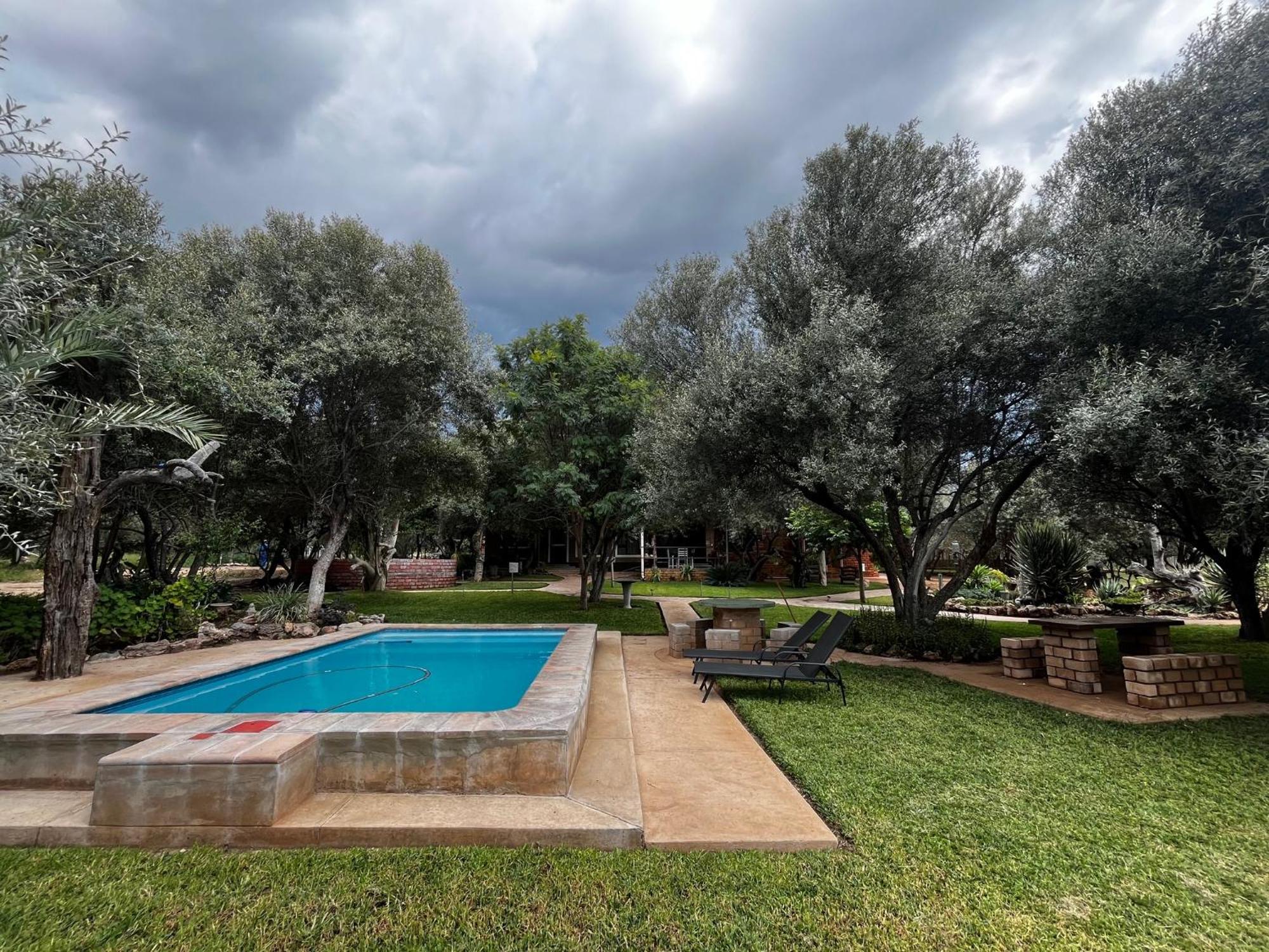 Olienhoff Guesthouse And Rest Camp Otavi Exteriér fotografie
